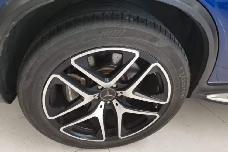 Used Mercedes-Benz GLC Coupe AMG 2018 AMG GLC 63 4MATIC+ Coupe SUV Right Rear Wheel Hub