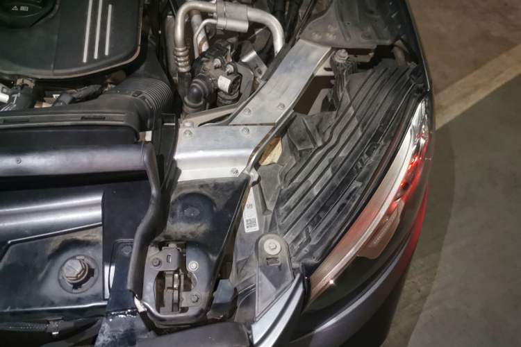 Used Mercedes-Benz GLC Coupe AMG 2018 AMG GLC 63 S 4MATIC+ Coupé SUV First Edition Special Edition Engine Bay Left