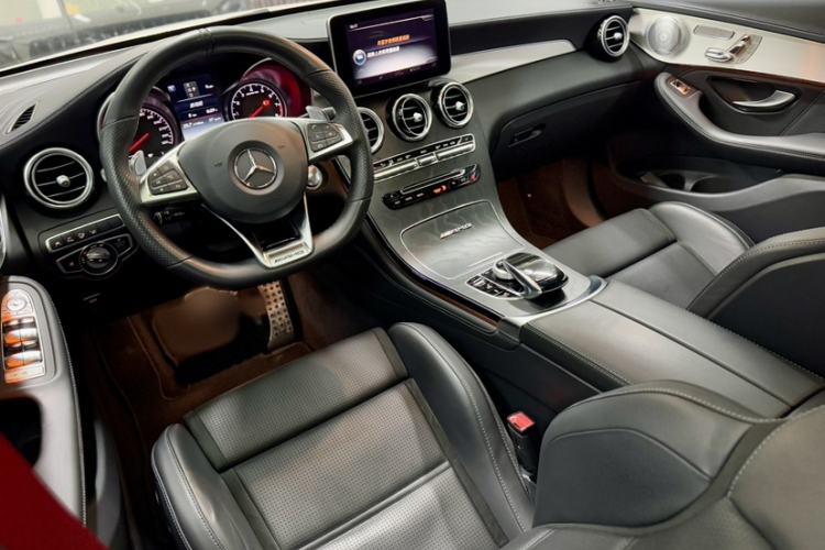 Used Mercedes-Benz GLC Coupe AMG 2018 AMG GLC 63 4MATIC+ Coupe SUV Interior 6