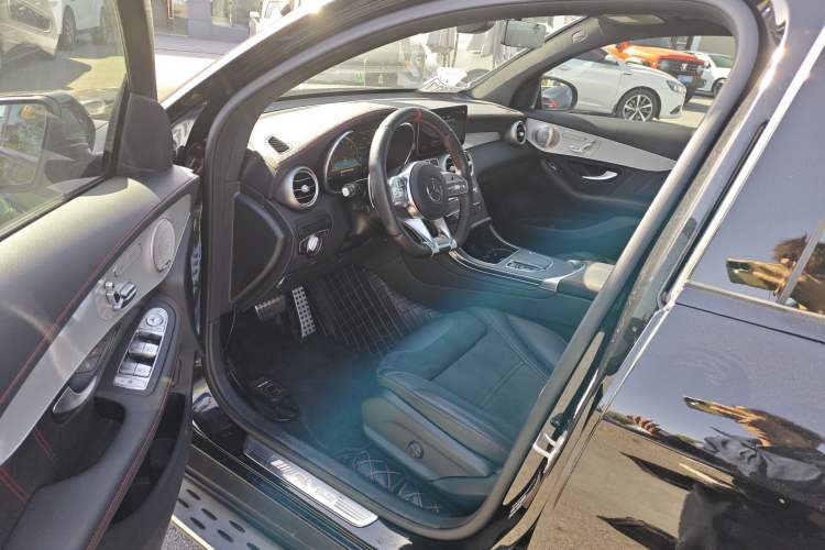 Used Mercedes-Benz GLC Coupe AMG 2020 AMG GLC 43 4MATIC Coupe SUV Interior 3