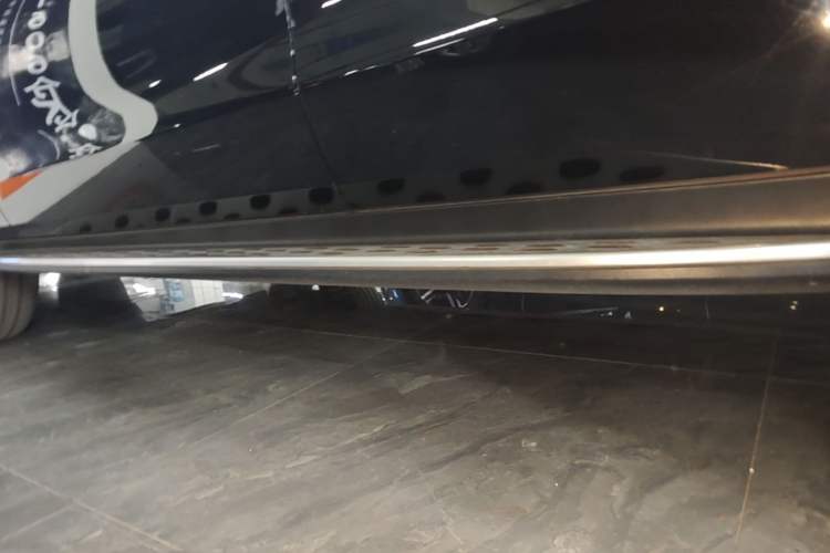 Used Mercedes-Benz GLC Coupe AMG 2020 AMG GLC 43 4MATIC Coupe SUV Left Side Sill