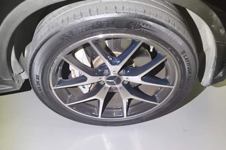Used Mercedes-Benz GLC Coupe AMG 2020 AMG GLC 43 4MATIC Coupe SUV Right Front Wheel Hub