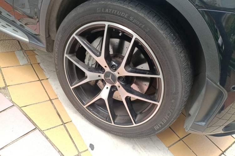 Used Mercedes-Benz GLC Coupe AMG 2020 AMG GLC 43 4MATIC Coupe SUV Right Front Wheel Hub
