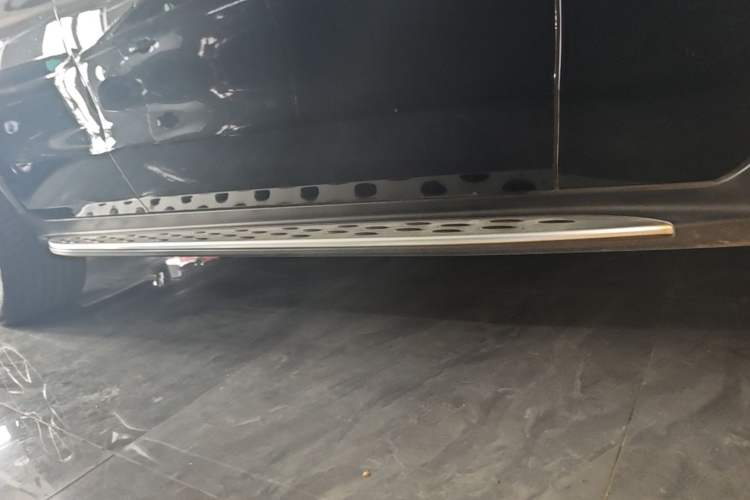 Used Mercedes-Benz GLC Coupe AMG 2020 AMG GLC 43 4MATIC Coupe SUV Right Side Sill