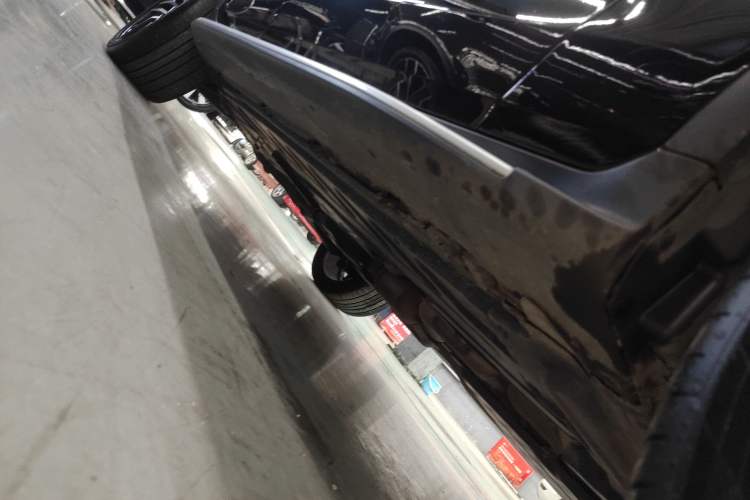 Used Mercedes-Benz GLC Coupe AMG 2020 AMG GLC 43 4MATIC Coupe SUV Right Side Sill