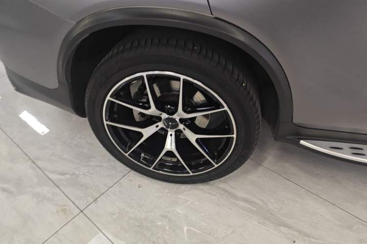 Used Mercedes-Benz GLC Coupe AMG 2020 AMG GLC 43 4MATIC Coupe SUV Right Rear Wheel Hub