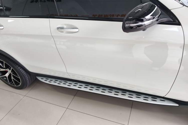 Used Mercedes-Benz GLC Coupe AMG 2020 AMG GLC 43 4MATIC Coupe SUV Right Side Sill