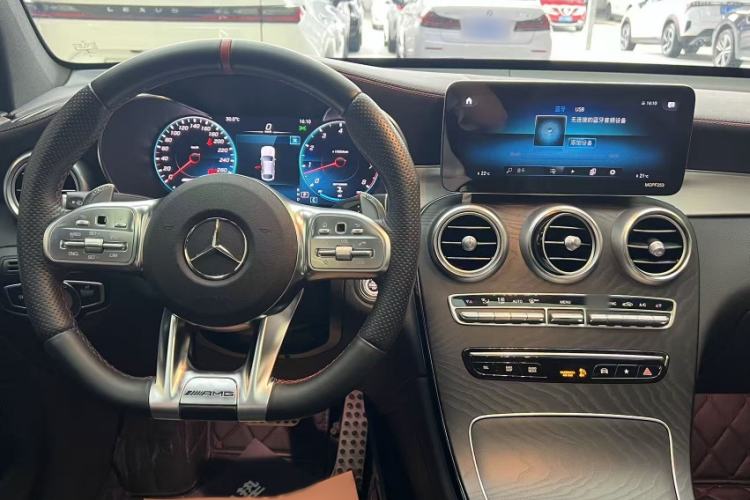 Used Mercedes-Benz GLC Coupe AMG 2022 AMG GLC 43 4MATIC Coupe SUV Interior 10