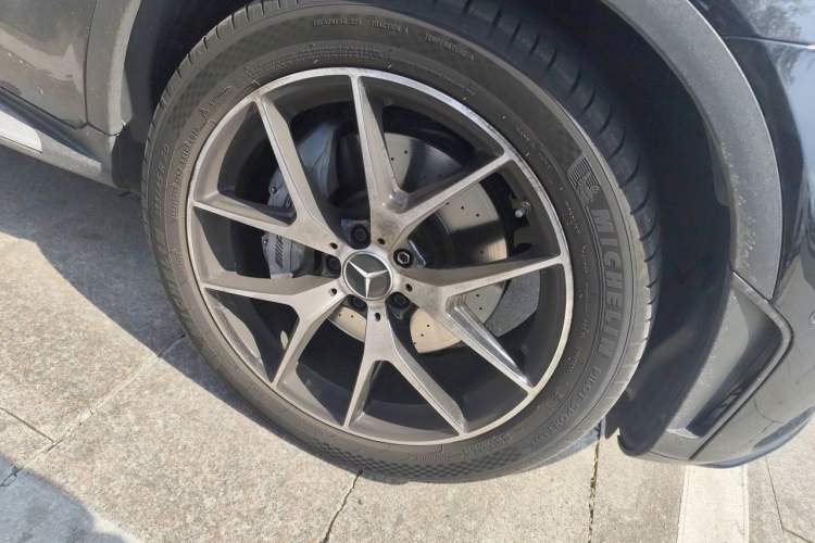 Used Mercedes-Benz GLC Coupe AMG 2022 AMG GLC 43 4MATIC Coupe SUV Right Front Wheel Hub