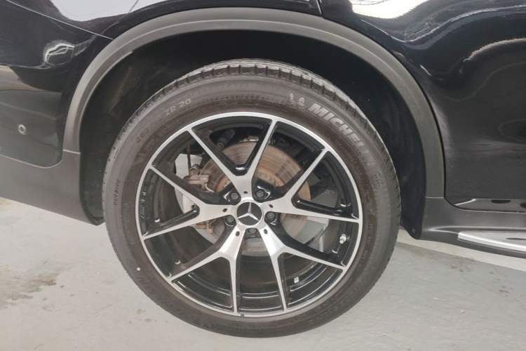Used Mercedes-Benz GLC Coupe AMG 2022 AMG GLC 43 4MATIC Coupe SUV Right Rear Wheel Hub