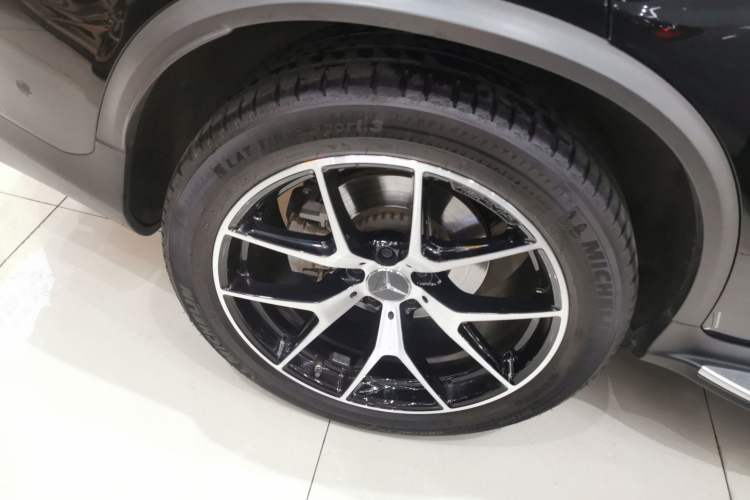 Used Mercedes-Benz GLC Coupe AMG 2022 AMG GLC 43 4MATIC Coupe SUV Right Rear Wheel Hub