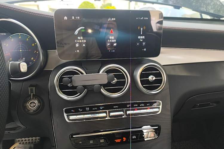 Used Mercedes-Benz GLC Coupe AMG 2022 AMG GLC 43 4MATIC Coupe SUV Audio And AC Panel