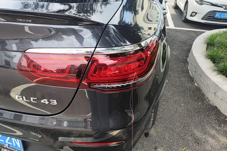 Used Mercedes-Benz GLC Coupe AMG 2022 AMG GLC 43 4MATIC Coupe SUV Exterior 3