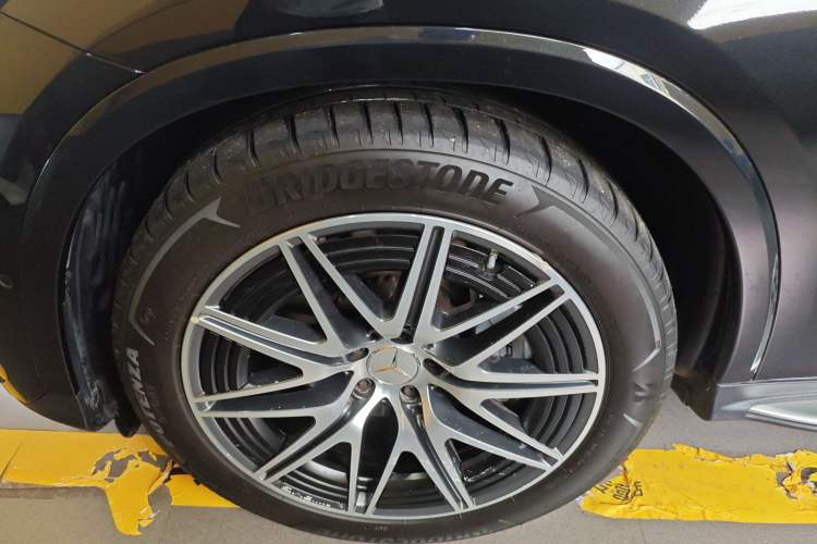 Used Mercedes-Benz GLC Coupe AMG 2024 AMG GLC 43 4MATIC Coupe SUV Left Front Wheel Hub