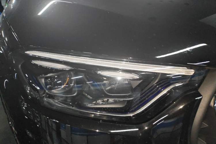 Used Mercedes-Benz GLC Coupe AMG 2024 AMG GLC 43 4MATIC Coupe SUV Right Front Headlight