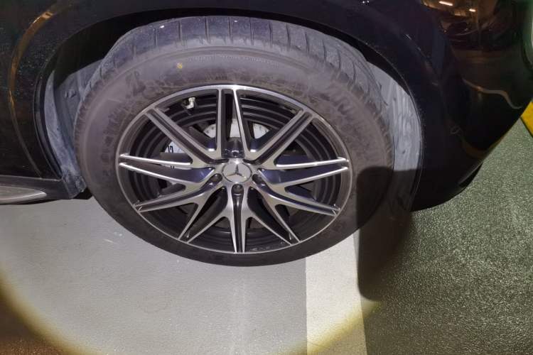 Used Mercedes-Benz GLC Coupe AMG 2024 AMG GLC 43 4MATIC Coupe SUV Right Front Wheel Hub