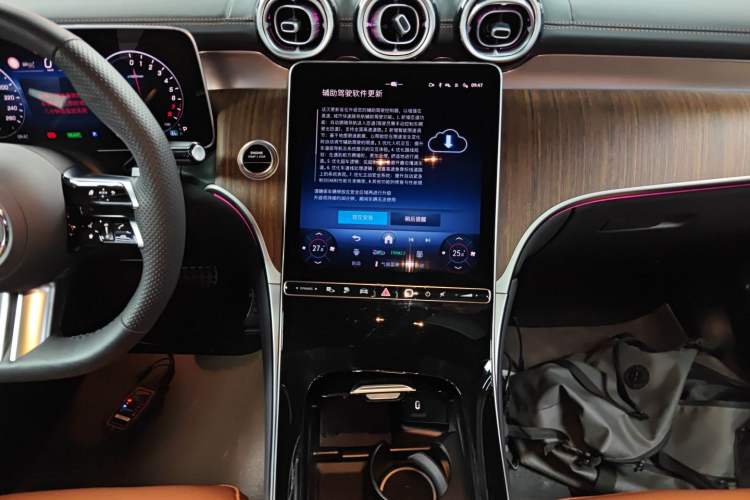 Used Mercedes-Benz GLC New Energy 2025 350 e L 4MATIC Collector's Edition Audio And AC Panel