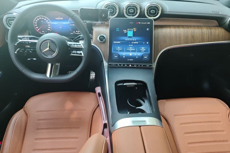 Used Mercedes-Benz GLC New Energy 2025 350 e L 4MATIC Collector's Edition Center Console