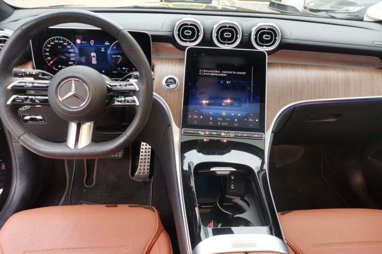Used Mercedes-Benz GLC New Energy 2025 350 e L 4MATIC Collector's Edition Center Console