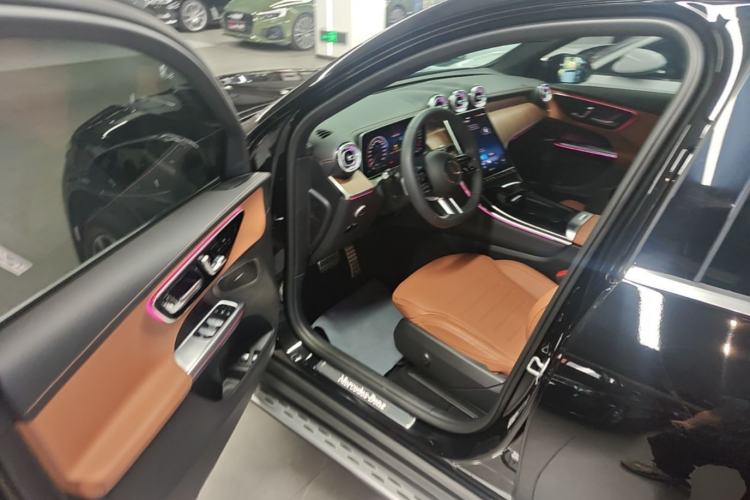 Used Mercedes-Benz GLC New Energy 2025 350 e L 4MATIC Collector's Edition Driver Seat