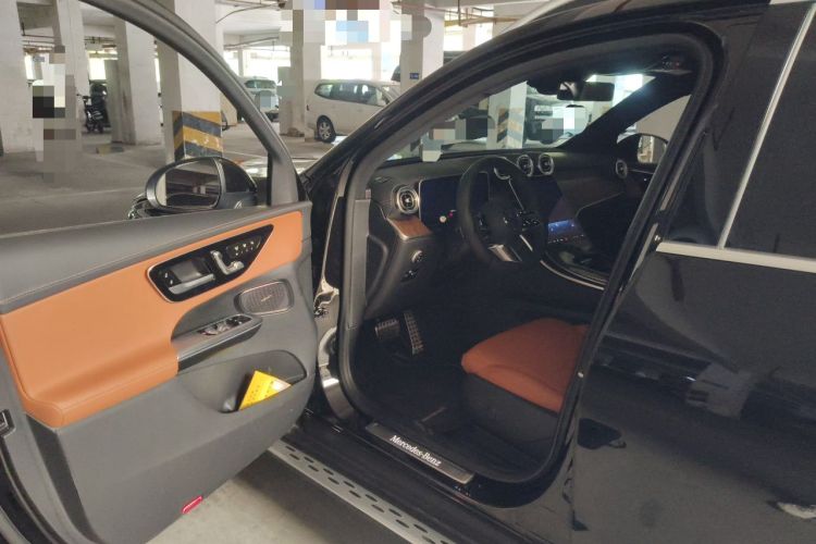 Used Mercedes-Benz GLC New Energy 2025 350 e L 4MATIC Collector's Edition Driver Seat