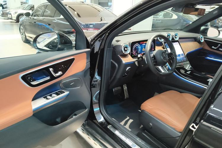 Used Mercedes-Benz GLC New Energy 2025 350 e L 4MATIC Collector's Edition Driver Seat