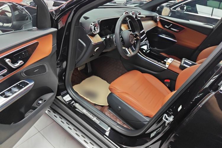 Used Mercedes-Benz GLC New Energy 2025 350 e L 4MATIC Collector's Edition Driver Seat