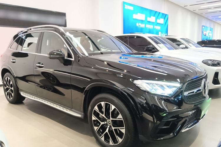 Used Mercedes-Benz GLC New Energy 2025 350 e L 4MATIC Collector's Edition Front Right 45 Deg