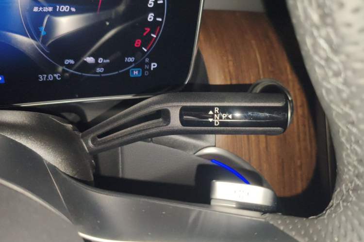 Used Mercedes-Benz GLC New Energy 2025 350 e L 4MATIC Collector's Edition Gear Lever