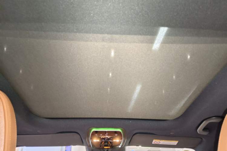 Used Mercedes-Benz GLC New Energy 2025 350 e L 4MATIC Collector's Edition Headliner