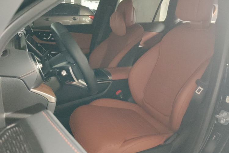 Used Mercedes-Benz GLC New Energy 2025 350 e L 4MATIC Collector's Edition Left Front Seat