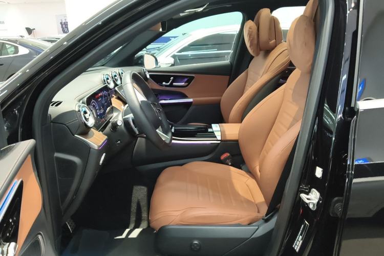 Used Mercedes-Benz GLC New Energy 2025 350 e L 4MATIC Collector's Edition Left Front Seat