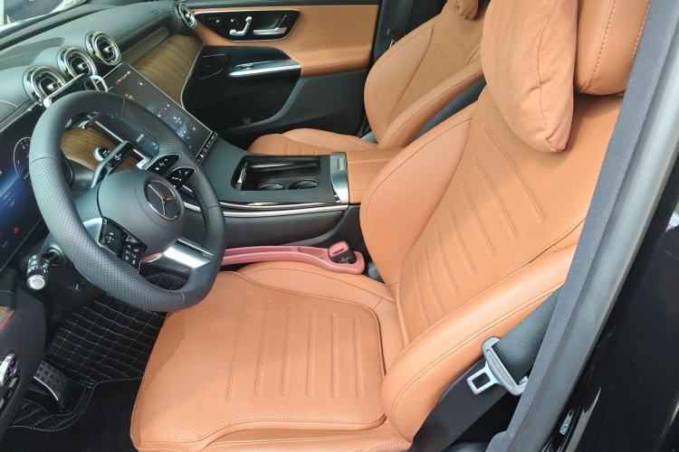 Used Mercedes-Benz GLC New Energy 2025 350 e L 4MATIC Collector's Edition Left Front Seat
