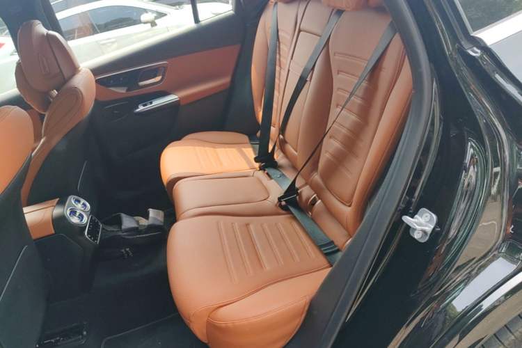 Used Mercedes-Benz GLC New Energy 2025 350 e L 4MATIC Collector's Edition Left Rear Seat
