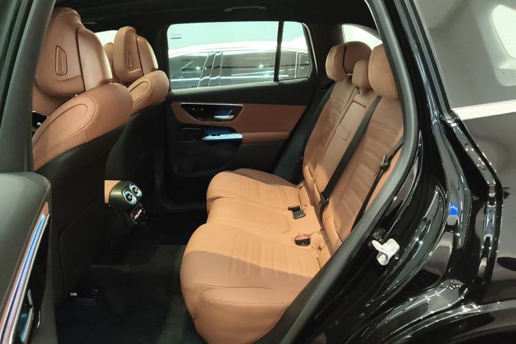 Used Mercedes-Benz GLC New Energy 2025 350 e L 4MATIC Collector's Edition Left Rear Seat