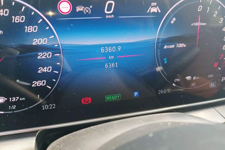 Used Mercedes-Benz GLC New Energy 2025 350 e L 4MATIC Collector's Edition Odometer Close Up