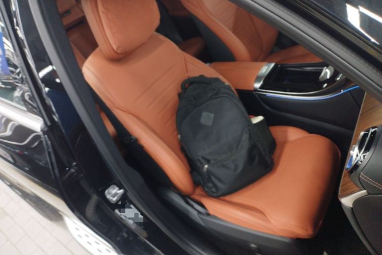 Used Mercedes-Benz GLC New Energy 2025 350 e L 4MATIC Collector's Edition Right Front Seat