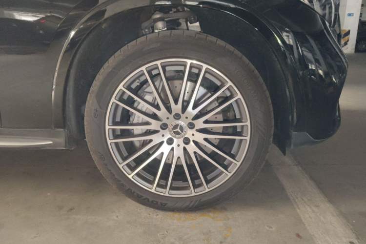 Used Mercedes-Benz GLC New Energy 2025 350 e L 4MATIC Collector's Edition Right Front Wheel Hub