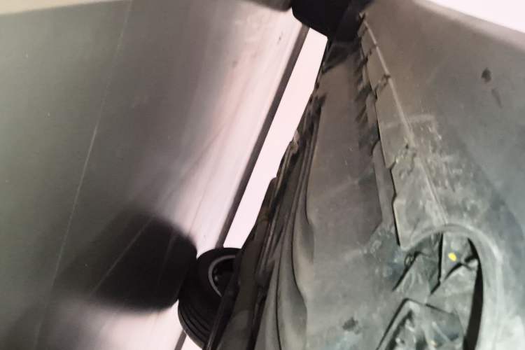 Used Mercedes-Benz GLC New Energy 2025 350 e L 4MATIC Collector's Edition Right Side Sill