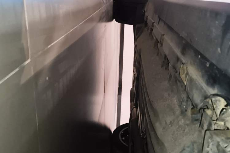 Used Mercedes-Benz GLC New Energy 2025 350 e L 4MATIC Collector's Edition Right Side Sill