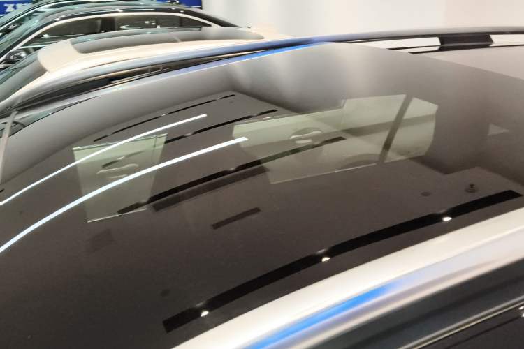 Used Mercedes-Benz GLC New Energy 2025 350 e L 4MATIC Collector's Edition Roof