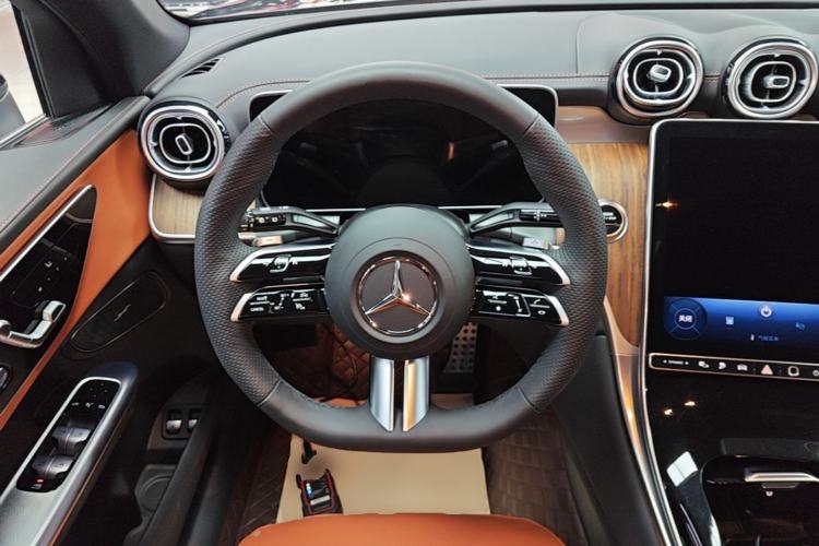 Used Mercedes-Benz GLC New Energy 2025 350 e L 4MATIC Collector's Edition Steering Wheel