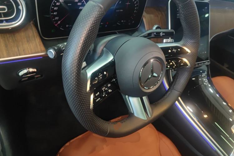 Used Mercedes-Benz GLC New Energy 2025 350 e L 4MATIC Collector's Edition Steering Wheel