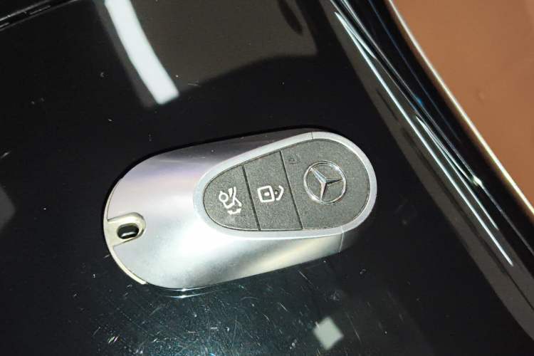 Used Mercedes-Benz GLC New Energy 2025 350 e L 4MATIC Collector's Edition Vehicle Key