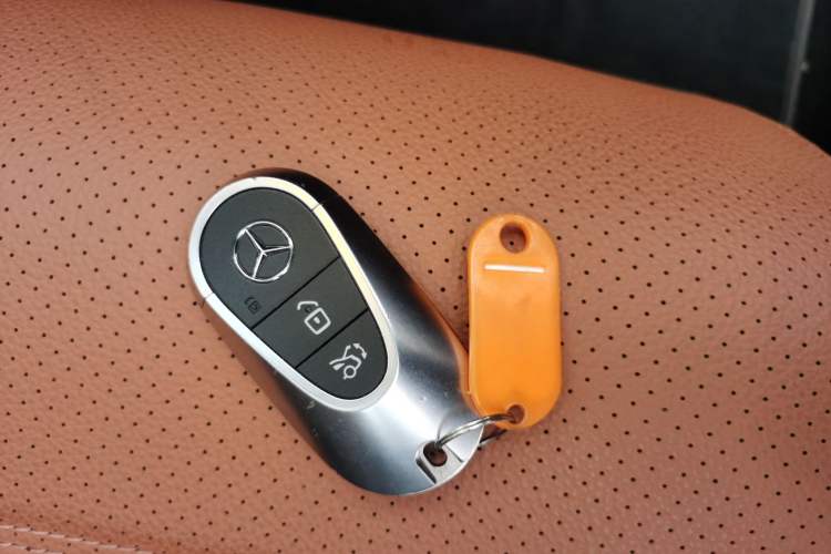 Used Mercedes-Benz GLC New Energy 2025 350 e L 4MATIC Collector's Edition Vehicle Key