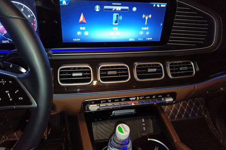 Used Mercedes-Benz GLE 2025 GLE 350 4MATIC Stylish Model Audio And AC Panel
