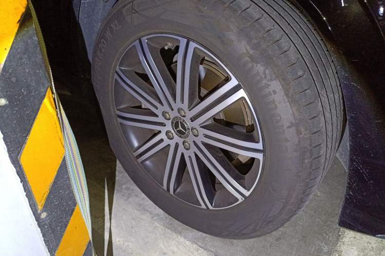 Used Mercedes-Benz GLE 2025 GLE 350 4MATIC Stylish Model Right Front Wheel Hub