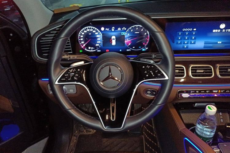 Used Mercedes-Benz GLE 2025 GLE 350 4MATIC Stylish Model Steering Wheel