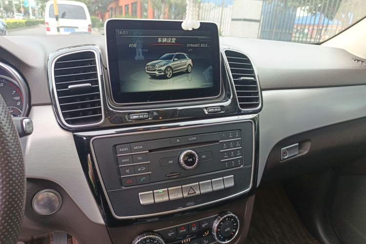 Used Mercedes-Benz GLE  Audio And AC Panel