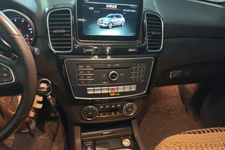 Used Mercedes-Benz GLE 2015 GLE 400 4MATIC Audio And AC Panel